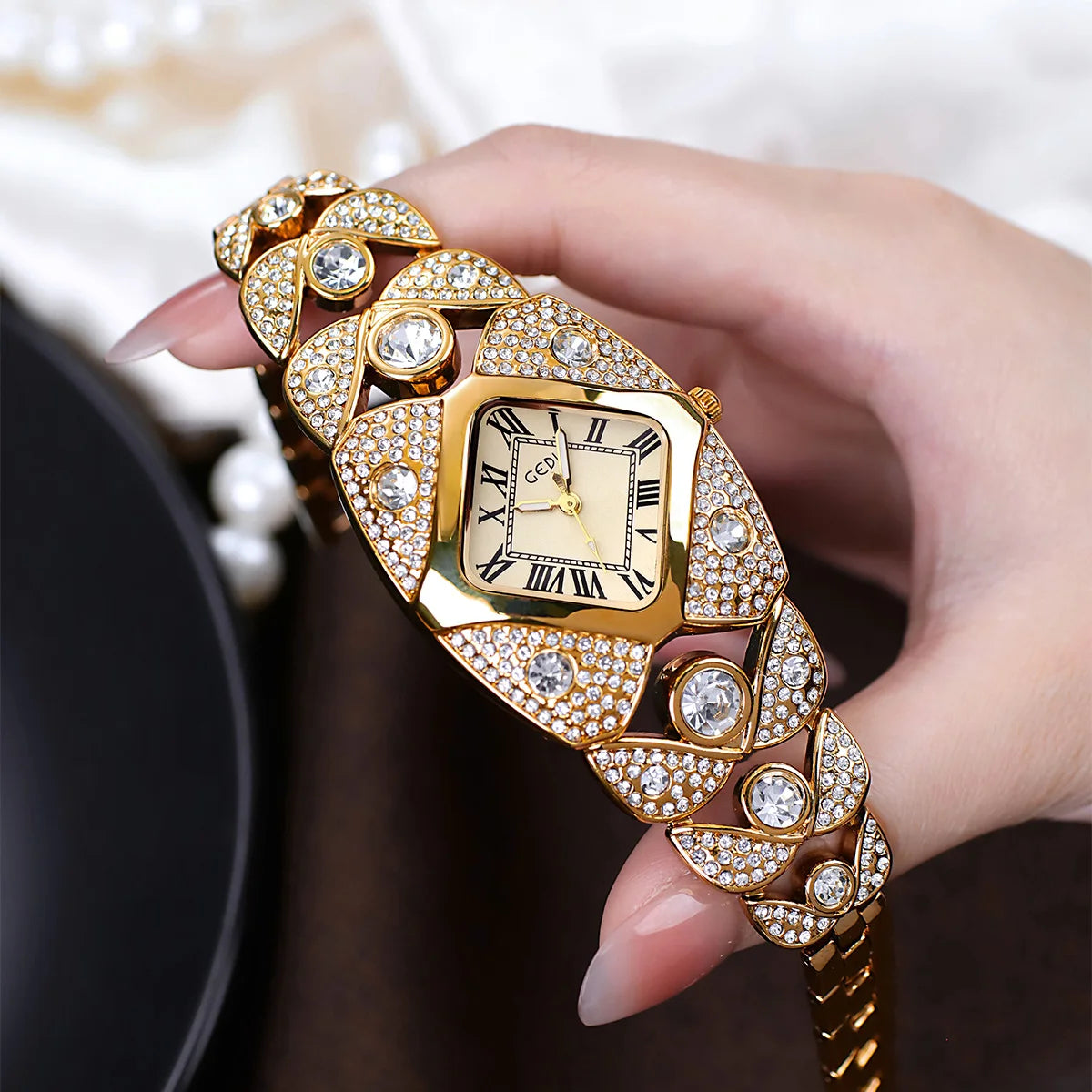 2025 New Women Watch Light Luxury Brand Diamond Inlaid Bracelet Watches Waterproof Ladies Fashion Quartz Clock Wristwatch Gift